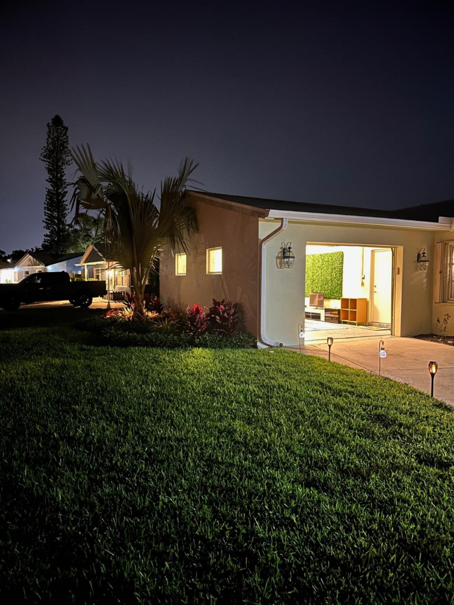 Freshly Remodeled 1970'S Single Story Villa North North Naples Екстериор снимка